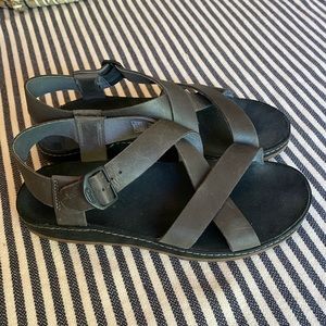 Womens size 8 leather Chaco sandles